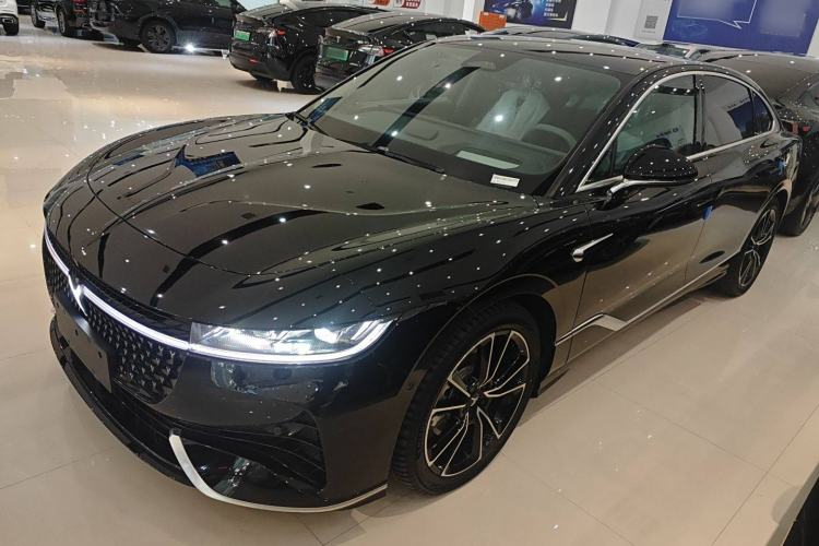 Used VOYAH PASSION 2024 PHEV Four-Wheel Drive Ultra-Long Range Flagship Model
