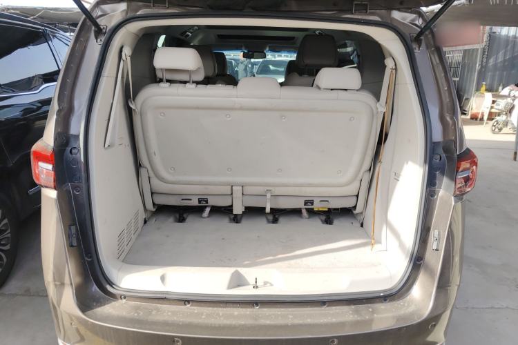 Used Buick GL8 2020 Land Cruiser Executive 652T Luxury Edition with Welfare Features
