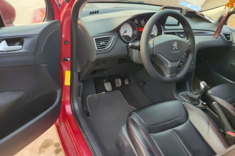 Used Peugeot 308 2014 Enjoy Edition Classic 1.6L Manual YouShang Model
