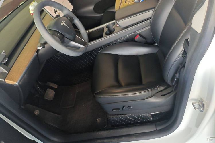 Used Tesla Model Y 2021 Long-Range All-Wheel-Drive Version
