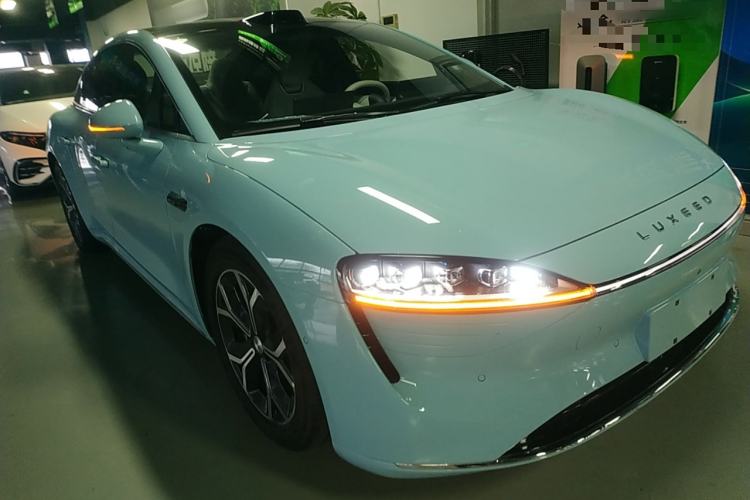 Used Hima Luxeed S7 2025 855 km Max
