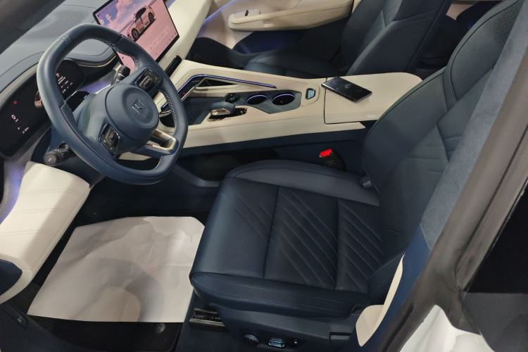 Used Zeekr 001 2025 WE Edition 100 kWh Rear-Wheel Drive