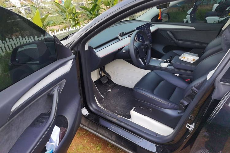 Used Tesla Model Y 2023 Rear-Wheel-Drive Version
