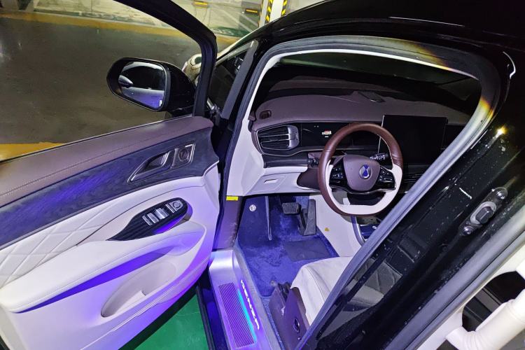 Used Denza D9 2024 DM-i 980 Four-Wheel Drive Prestige Model