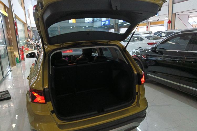 Used Jetta VS5 2020 280TSI Automatic "Thirty and Standing Tall" Edition
