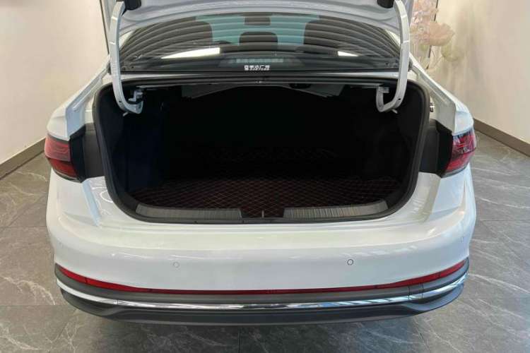 Used Volkswagen Sagitar 2023 300TSI DSG Flyover Edition
