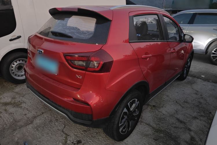 Used Geely Auto Vision X3 2019 Upgraded Model 1.5L Manual Luxury Version
