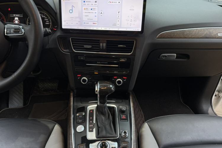 Used Audi Q5 2017 Plus 40 TFSI Comfort Model