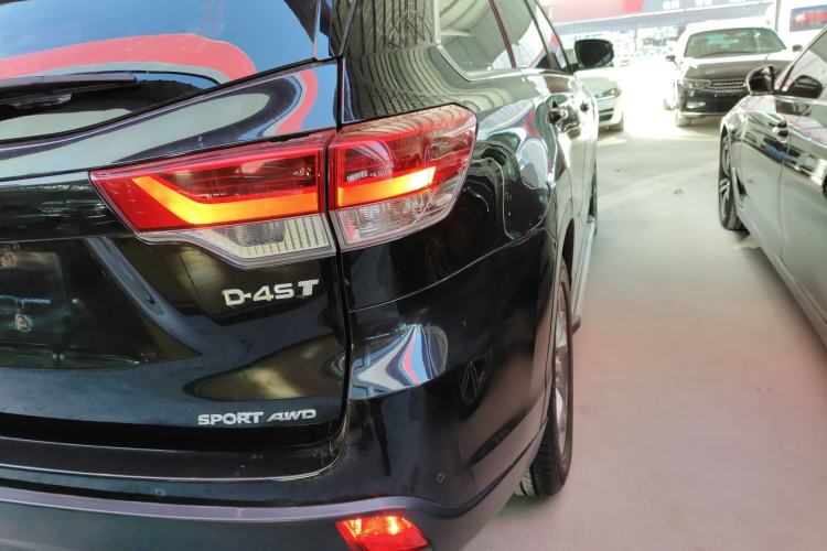 Used Toyota Highlander 2018 2.0T Four-Wheel Drive Luxury Version 7 Seats China VI Standard
