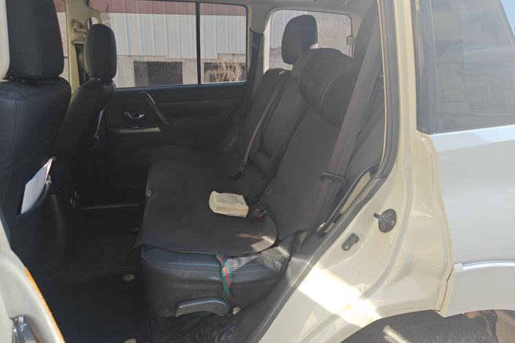 Used Mitsubishi Pajero (Import) 2018 3.0L Automatic Comfort Edition
