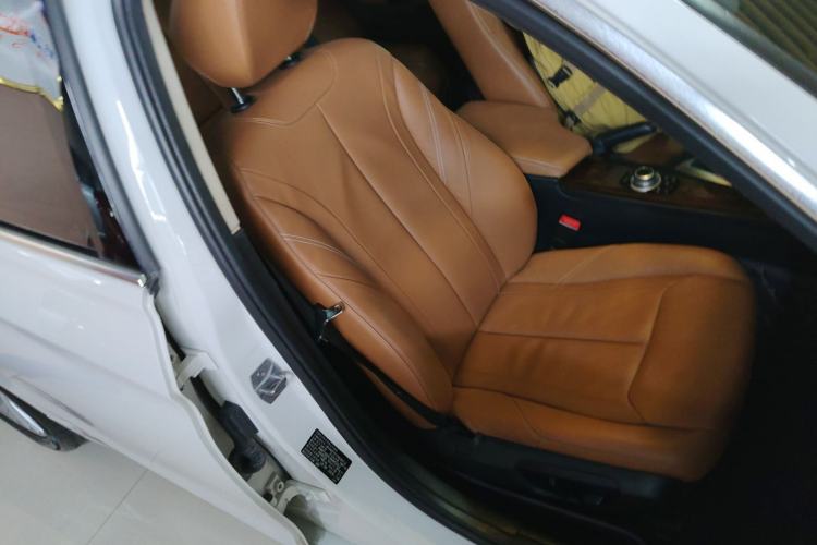 Used BMW 3 Series 2015 320Li Luxury Design Package
