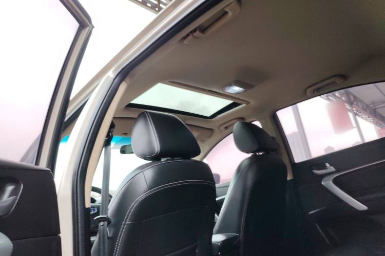 Used Geely Auto Emgrand 2017 Sedan Million Edition 1.5L Manual Upward Connect Version
