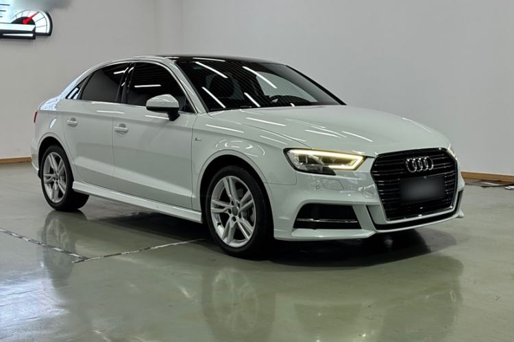 Used Audi A3 2019 Limousine 35 TFSI Fashion Edition China V standard
