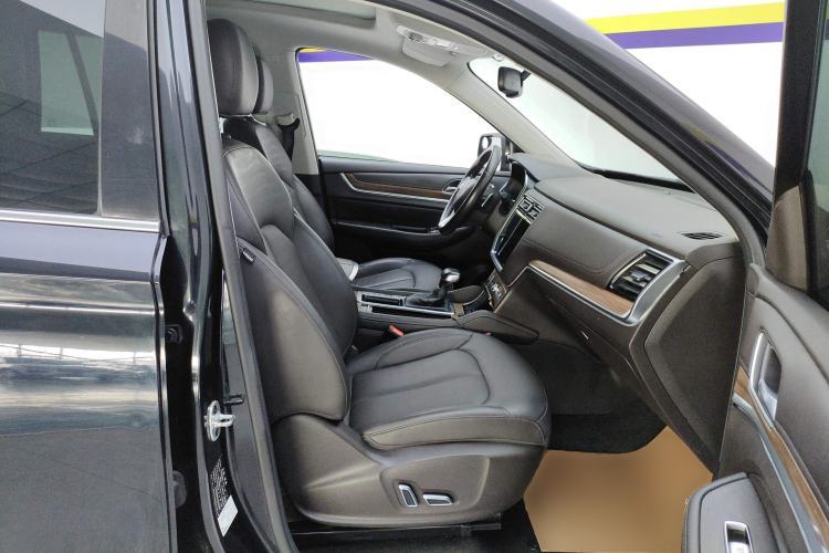 Used Roewe RX8 2018 30T Smart Connectivity Two-Wheel Drive Flagship Edition
