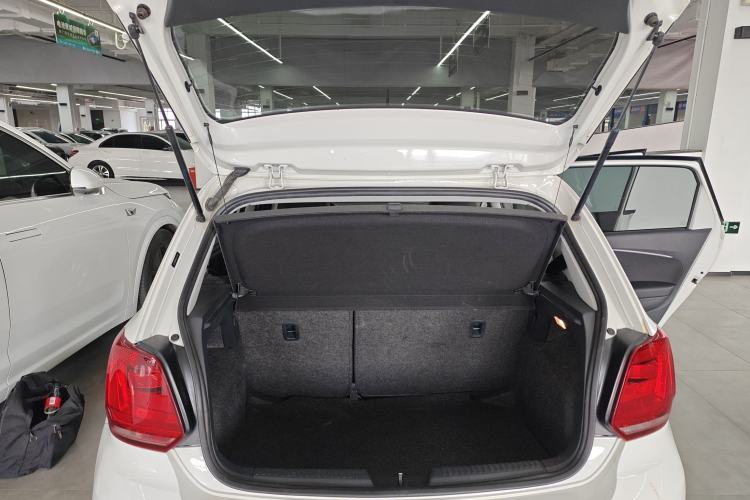 Used Volkswagen Polo 2016 1.6L Automatic Luxury Model
