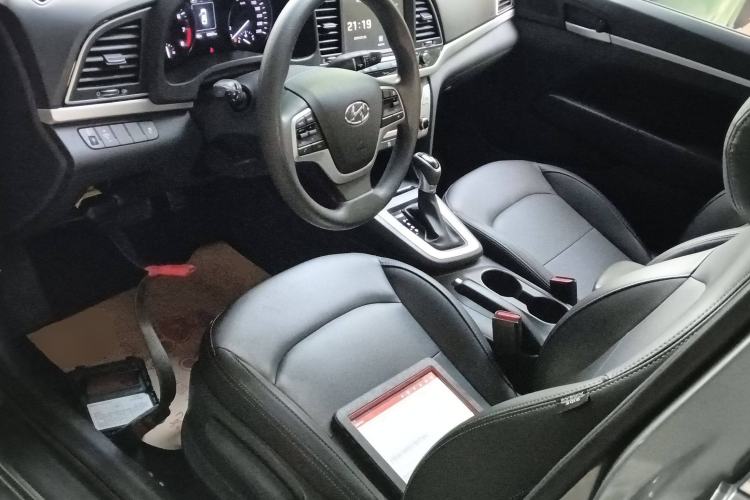 Used Hyundai Elantra 2016 1.6L Automatic ZhiXuan – Elite Version
