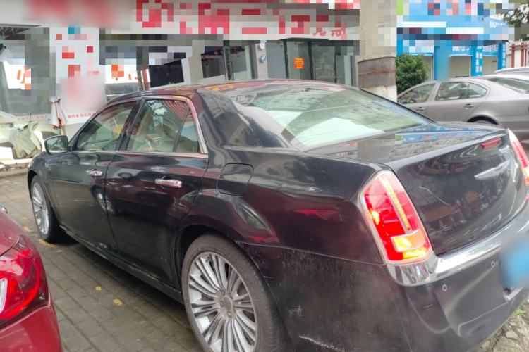 Used Chrysler 300C 2013 3.6L Luxury Edition