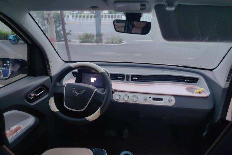 Used Wuling Hongguang MINIEV 2022 Macaron Premium Model – Lithium Ternary Battery
