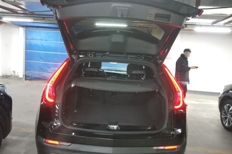 Used Cadillac XT4 2020 28T Two-Wheel-Drive Leading Version
