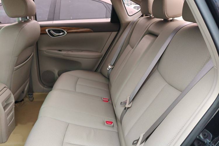 Used Nissan Sylphy 2012 1.6 XL Manual Luxury Edition
