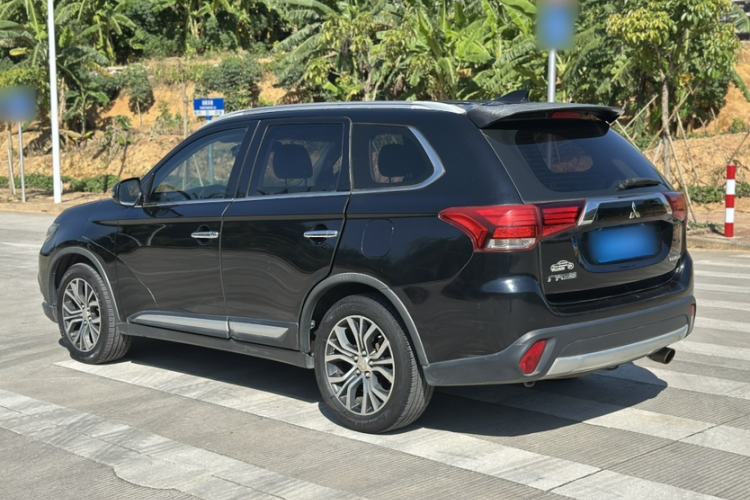 Used Mitsubishi Outlander 2018 2.0L Two-Wheel Drive Glory Edition 5 Seats
