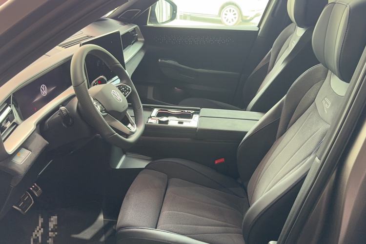 Used Volkswagen Teramont 2025 Tiguan Pro 450TSI Four-Wheel Drive Summit Edition
