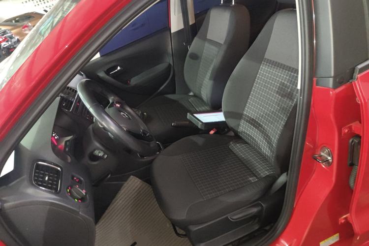 Used Volkswagen Polo 2016 1.6L Automatic Comfort Model
