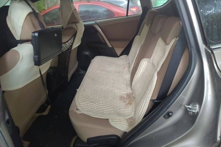 Used Toyota RAV4 2015 2.0L CVT Two-Wheel Drive Fashion Edition
