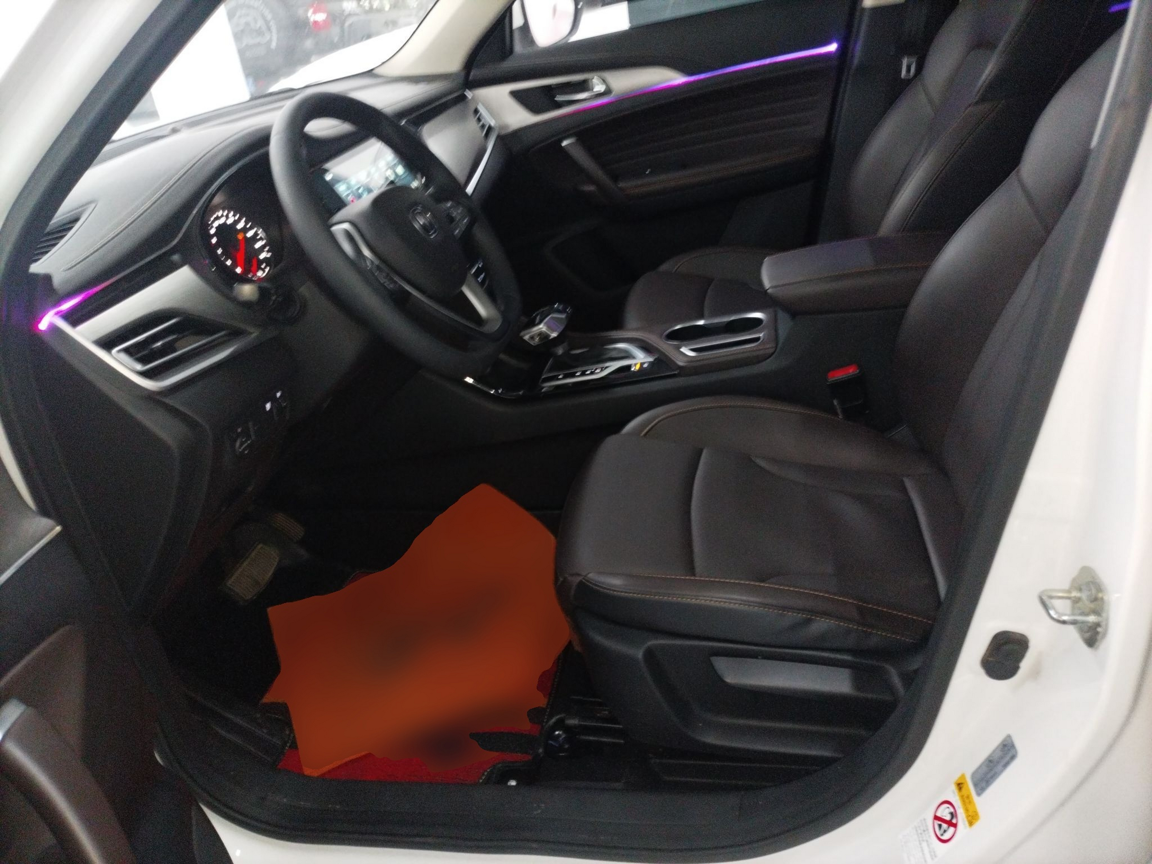 المقاعد الأمامية داخل السيارة