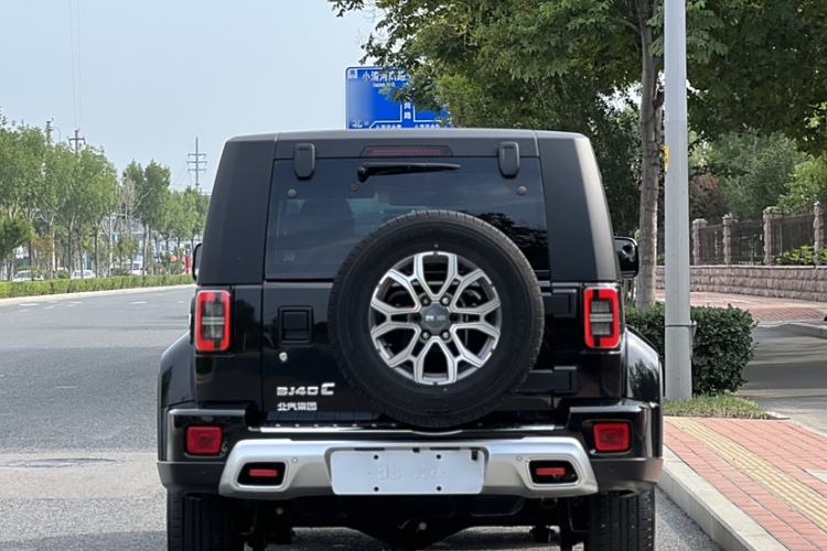 Used Beijing Auto BJ40 2020 2.0T Automatic Four-Wheel Drive Urban Hunter Edition Chivalrous Type
