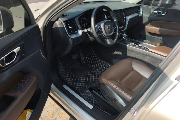 Used Volvo XC60 2020 T5 4x4 Zhiyi Luxury Edition