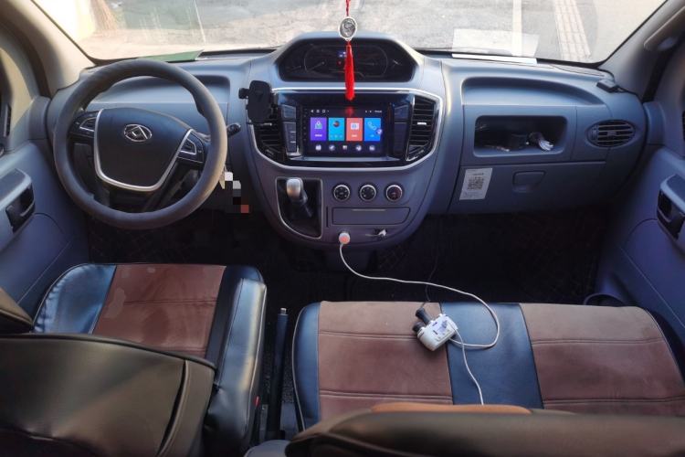 Used SAIC MAXUS Xintu V80 2023 2.0T Manual Classic Aoyuntong Short Wheelbase Mid-Roof 5/6-Seater