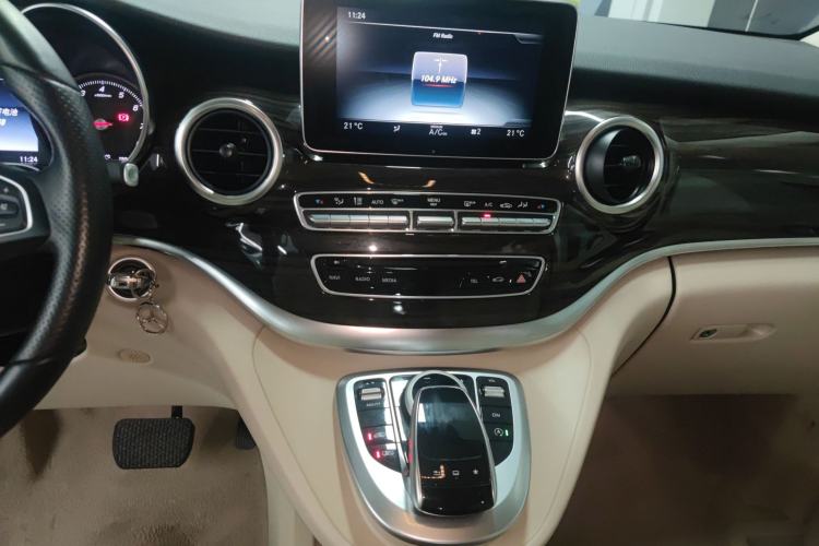 Used Mercedes-Benz V-Class 2016 V 260 Avantgarde Edition
