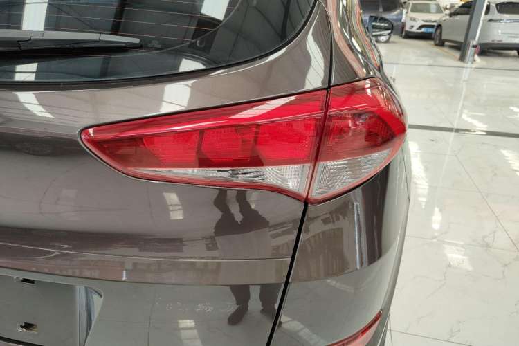 Used Hyundai Tucson 2018 1.6T Dual-Clutch Two-Wheel Drive 15th Anniversary Special Edition
