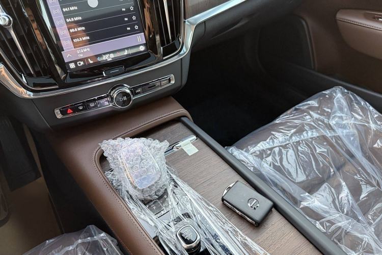 Used Volvo S90 2025 B5 Zhiyuan Luxury Edition
