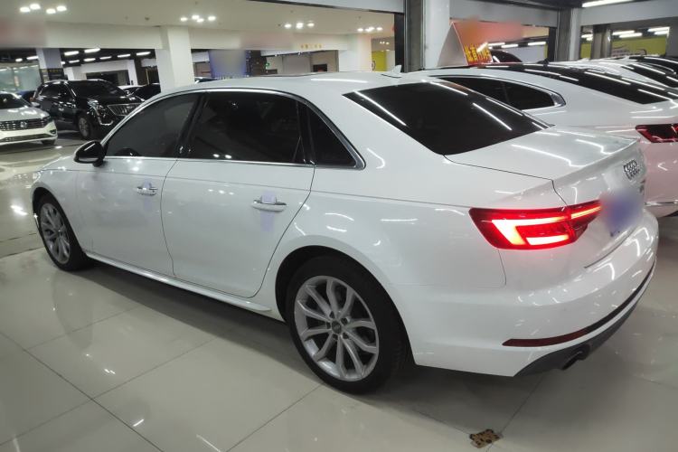 Used Audi A4L 2018 30th Anniversary Edition 40 TFSI Fashion Model
