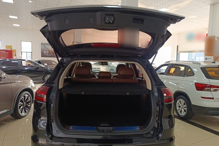 Used Geely Auto Emgrand X7 Sport 2018 1.8TD Automatic Two-Wheel Drive ZhiZun Model with 4G Connectivity