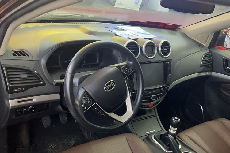 Used BYD S7 2015 1.5T Upgraded Manual Luxury Model
