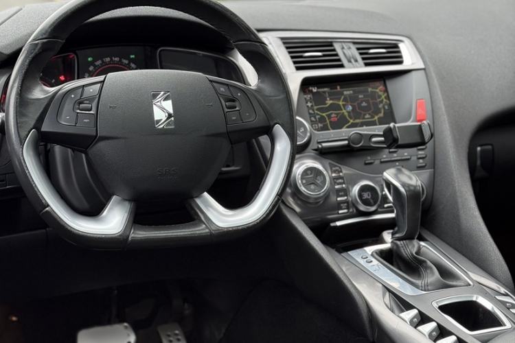 Used  5 2013 1.6T Elegant Edition THP200
