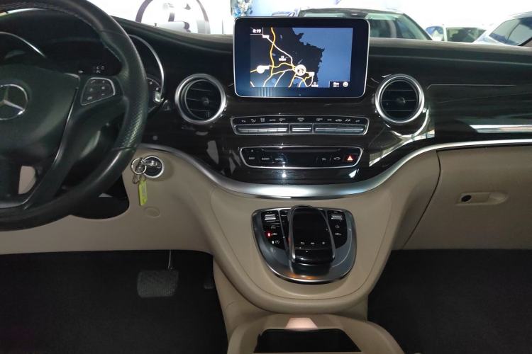 Used Mercedes-Benz V-Class 2018 V 260 Avantgarde Edition China V
