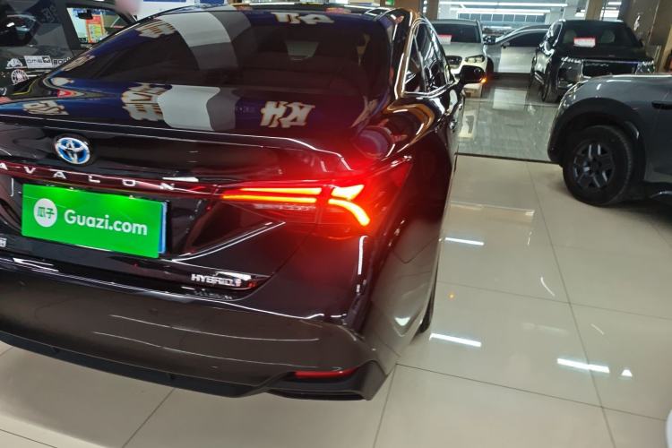 Used Toyota Avalon 2022 Dual-Engine 2.5L Luxury Edition