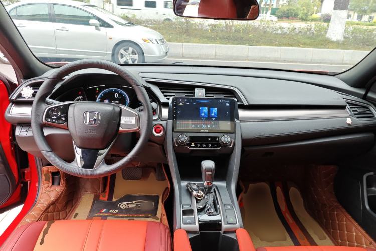 Used Honda Civic 2021 HATCHBACK 220TURBO CVT New Trendsetter
