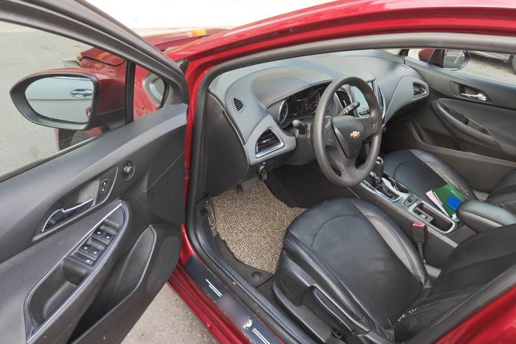 Used Chevrolet Cruze 2018 320 Automatic Pioneer Sunroof Edition
