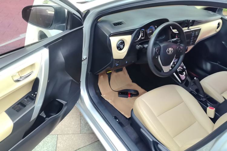 Used Toyota Levin 2017 Revised Dual-Engine 1.8H GS E-CVT Elite Sunroof Version China VI Standard
