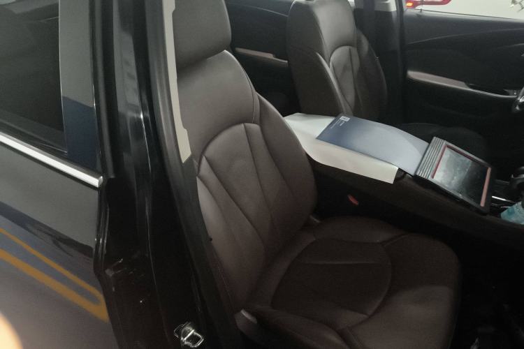 Used Buick Envision 2020 20T Two-Wheel Drive Luxury Model
