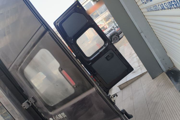 Used  Yufeng 2023 V9+ 2.0T Manual Front-Drive Multi-Function Mid-Roof High-Roof 7/8/9-Seater