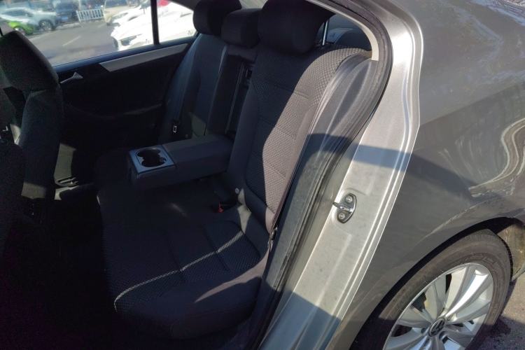 Used Volkswagen Sagitar 2014 Revised Version 1.6L Manual Leading Edition