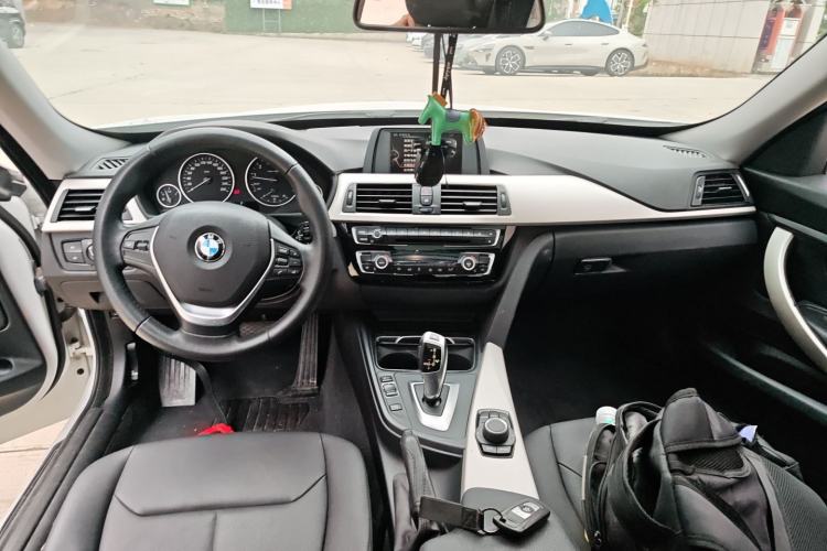 Used BMW 3 Series GT 2017 320i Sport Edition
