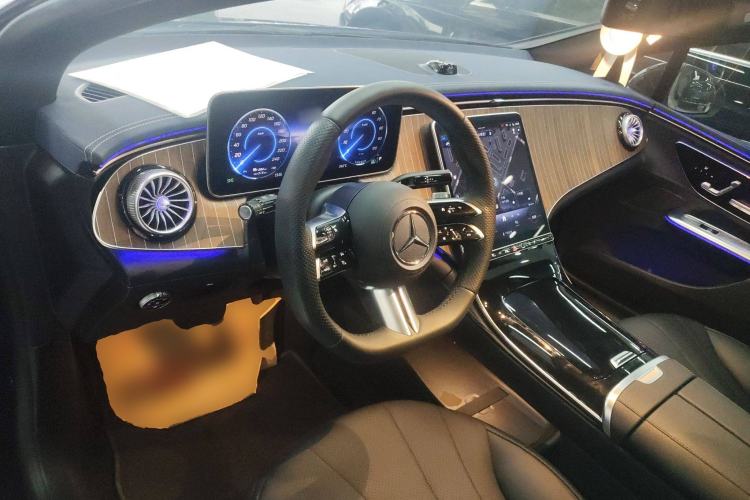 Used Mercedes-Benz EQE 2022 350 Pioneer Edition
