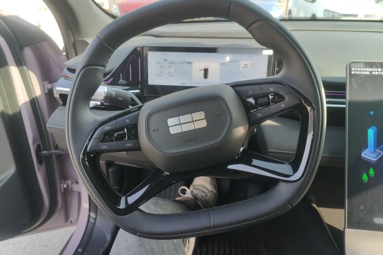 Used  L6 2024 125km Creative Edition
